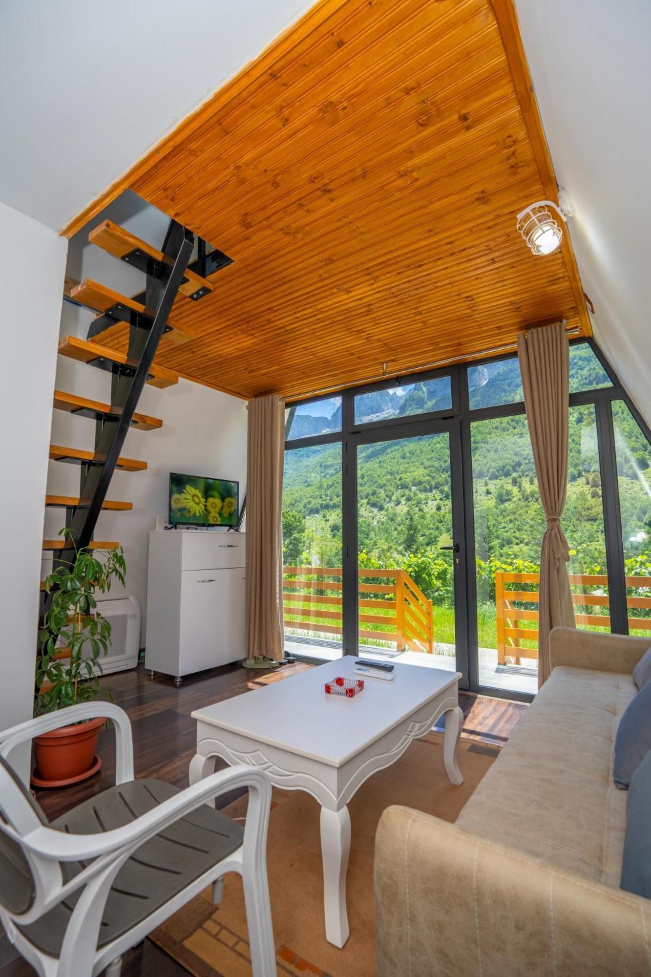Arditi's Chalet Boge